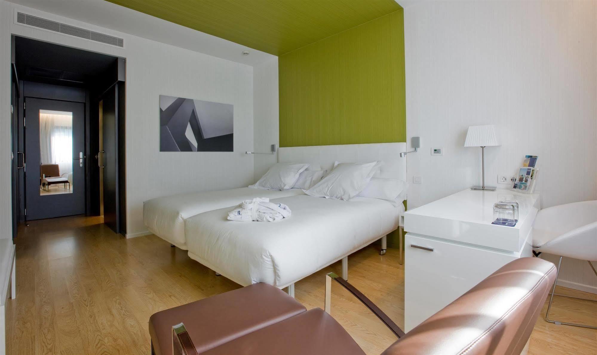 Hotel Zentral Castellana Norte Мадрид Номер фото